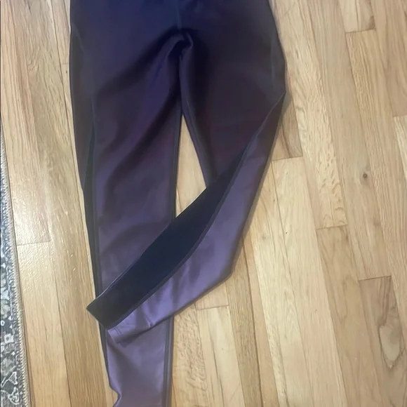 Ghost Flower Purple ombré High-Waist Leggings with Seamless Design - Picture 4 of 4